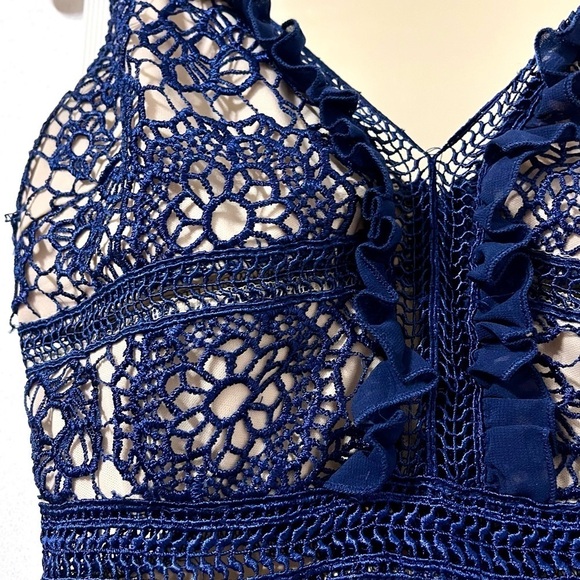 Elegant Blue Lace Midi Dress - Picture 7 of 12